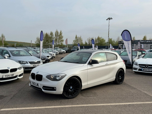 BMW 1 Series 116 116i Sport 3dr ** STUNNING IN MINERAL WHITE **