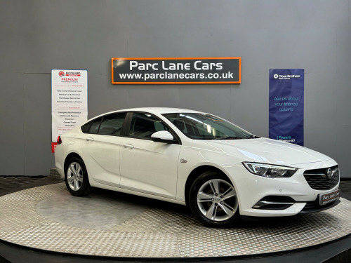 Vauxhall Insignia  1.5T [165] Design Nav 5dr ** ONE OWNER **