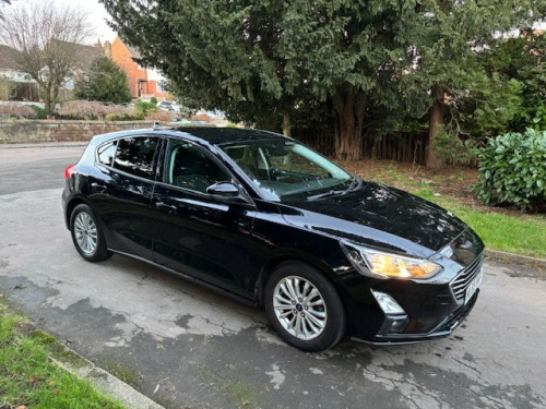 Ford Focus  1.0 T EcoBoost Titanium