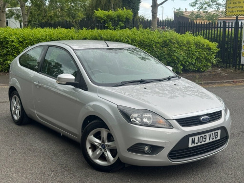 Ford Focus  1.6 Zetec S Hatchback 3dr Petrol Manual (157 g/km,
