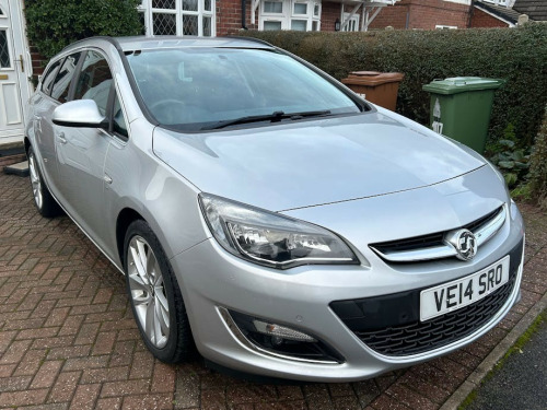 Vauxhall Astra  2.0 CDTi SRi Sports Tourer 5dr Diesel Auto Euro 5 (165 ps) 