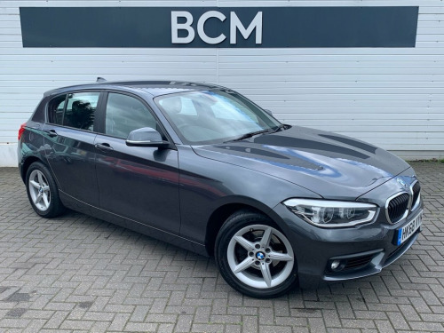 BMW 1 Series  1.5 118I SE BUSINESS 5d 134 BHP Parking sensors, a