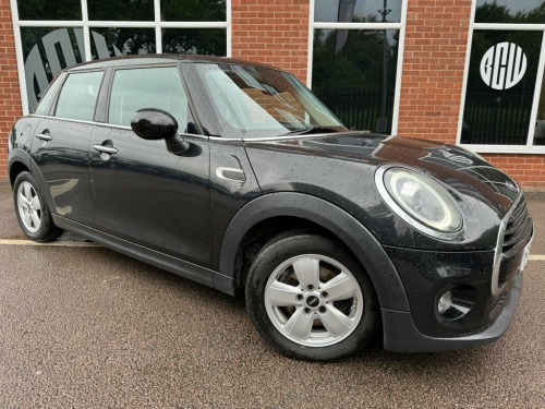 MINI Hatch  1.5 COOPER 5d 134 BHP