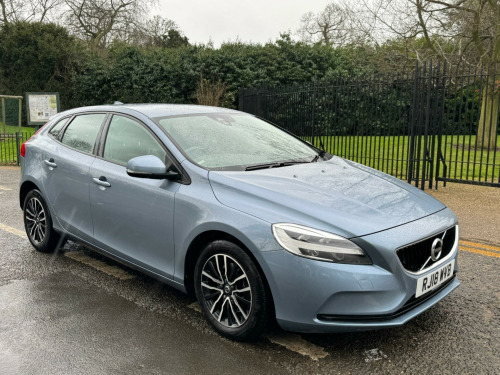 Volvo V40  2.0 T2 GPF Momentum Nav Plus Euro 6 (s/s) 5dr