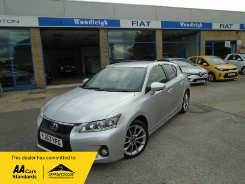 Lexus CT 200h  1.8 200h Advance
