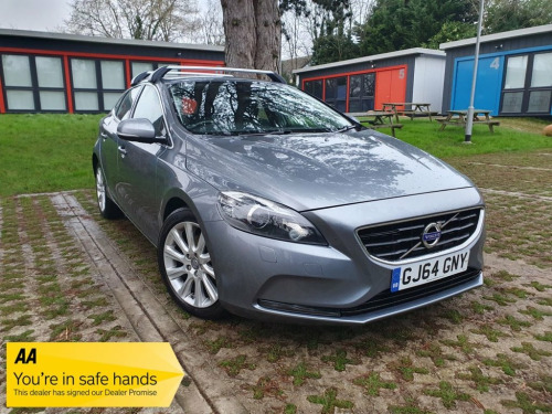 Volvo V40  1.6 D2 SE Lux Nav Hatchback 5dr Diesel Powershift 