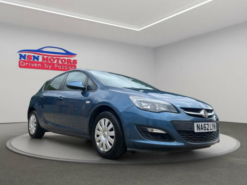 Vauxhall Astra  1.6 16v Exclusiv Hatchback 5dr Petrol Auto Euro 5 