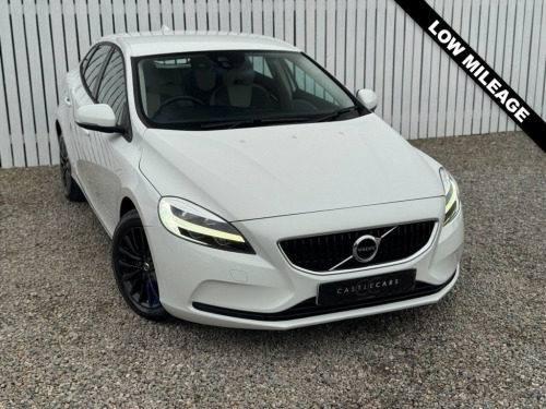 Volvo V40  2.0 T2 Momentum Hatchback 5dr Petrol Manual Euro 6