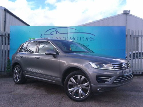 Volkswagen Touareg  3.0 TDI V6 BlueMotion Tech R-Line SUV 5dr Diesel T