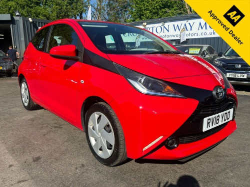 Toyota AYGO  1.0 VVT-i x-play Hatchback 5dr Petrol Manual Euro 