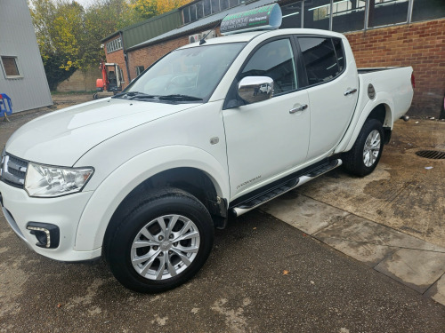 Mitsubishi L200  2.5 DI-D Barbarian Pickup Double Cab 4dr Diesel Auto 4WD Euro 5 (LB) (175 p