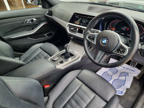 BMW 3 Series  2.0 318d M Sport Euro 6 (s/s) 4dr