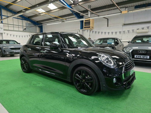 MINI Hatch  1.5 Cooper Sport Euro 6 (s/s) 5dr