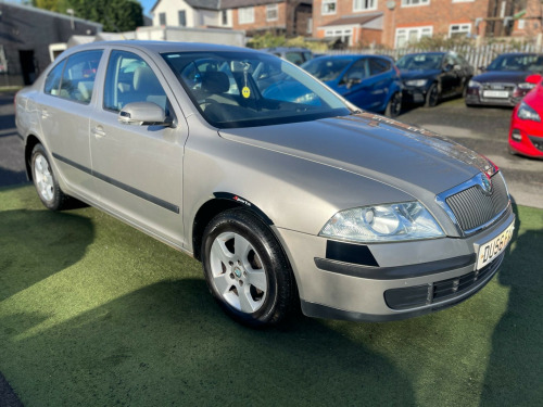 Skoda Octavia  1.6 FSI Ambiente Euro 4 5dr