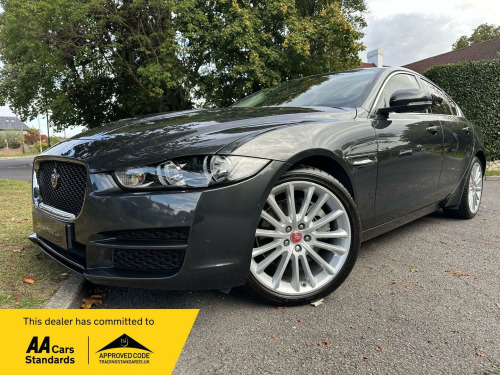 Jaguar XE  2.0i Prestige Auto Euro 6 (s/s) 4dr