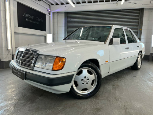 Mercedes-Benz 230  2.3 E 4dr