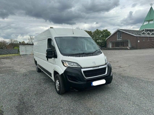 Peugeot Boxer  2.2 BlueHDi 335 Professional Panel Van 5dr Diesel 