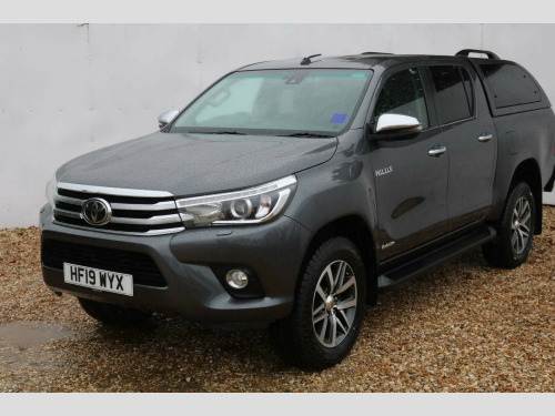 Toyota Hi-Lux  2.4 D-4D Invincible 4WD Euro 6 (s/s) 4dr (TSS)