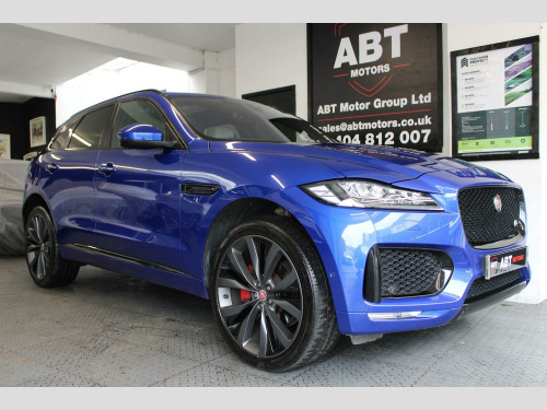 Jaguar F-PACE  3.0 D300 V6 First Edition