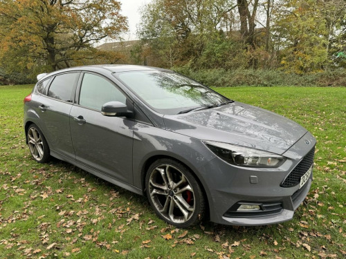 Ford Focus  2.0T EcoBoost ST-3 Hatchback 5dr Petrol Manual Eur