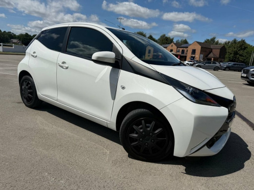 Toyota AYGO  1.0 VVT-i x-play Hatchback 5dr Petrol x-shift Euro