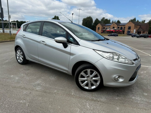 Ford Fiesta  1.4 Zetec Hatchback 5dr Petrol Manual (133 g/km, 9