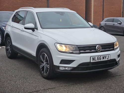 Volkswagen Tiguan  1.4 TSI BlueMotion Tech SE Navigation SUV 5dr Petr