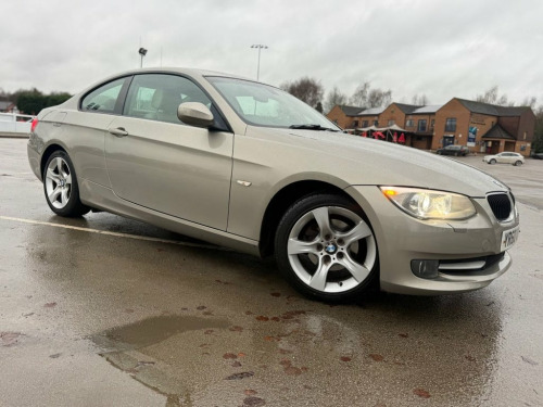 BMW 3 Series  2.0 320i SE Coupe 2dr Petrol Steptronic Euro 5 (17