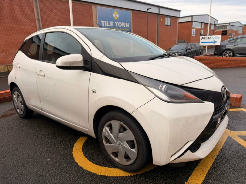 Toyota AYGO  1.0 VVT-i x-play Hatchback 5dr Petrol x-shift Euro 