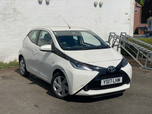 Toyota AYGO  1.0 VVT-i x-play Hatchback 5dr Petrol Manual Euro 