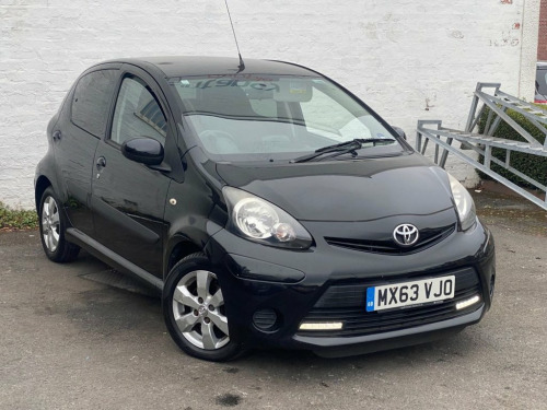 Toyota AYGO  1.0 VVT-i Hatchback 5dr Petrol Manual Euro 5 (67 p