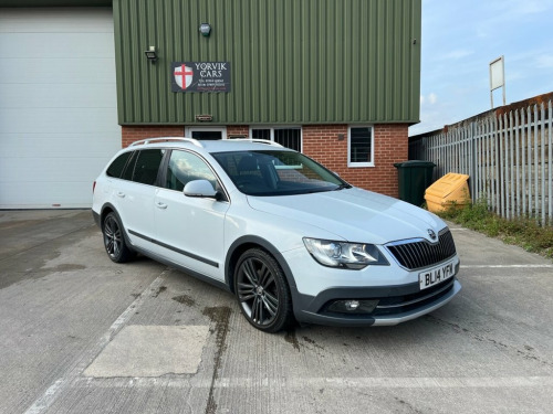Skoda Superb  2.0 TDI Tour de France Estate 5dr Diesel Manual 4W