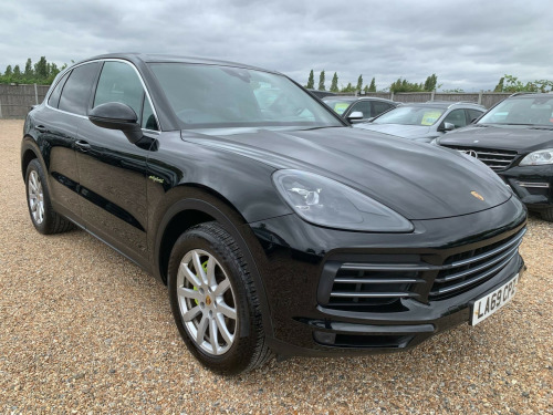 Porsche Cayenne  3.0 V6 E-Hybrid 14.1kWh TiptronicS 4WD Euro 6 (s/s) 5dr (3.6kW Charger)