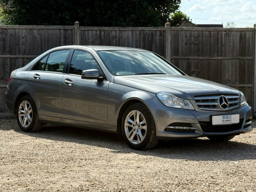 Mercedes-Benz C-Class C180 1.6 C180 Executive SE (Premium) Saloon 4dr Petrol 