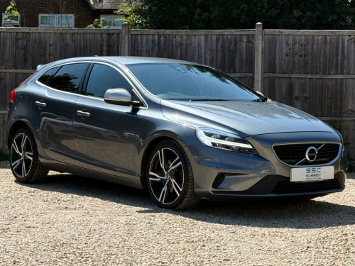 Volvo V40  2.0 T3 R-Design Pro Hatchback 5dr Petrol Manual Eu