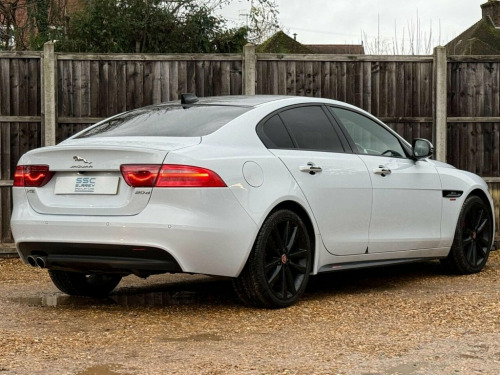 Jaguar XE  2.0 XE R-Sport D Auto 4dr 