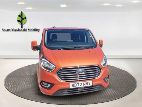 Ford Tourneo Custom  2.0 320 EcoBlue Titanium - 2 wheelchairs in rear