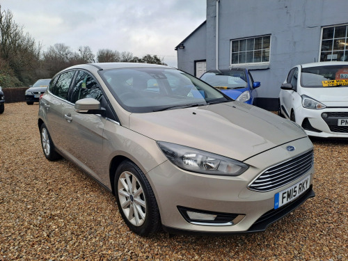 Ford Focus  1.6 Titanium Hatchback 5dr Petrol Powershift Euro 6 (125 ps)