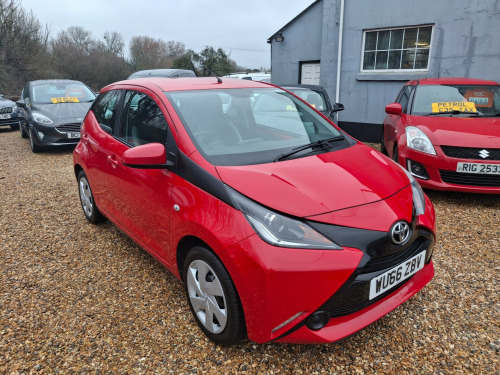 Toyota AYGO  1.0 VVT-i x-play Hatchback 5dr Petrol Manual Euro 6 (68 ps) 