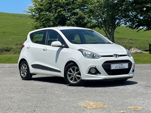 Hyundai i10  1.2 Premium 5dr Man, petrol, white + Â£35 road tax