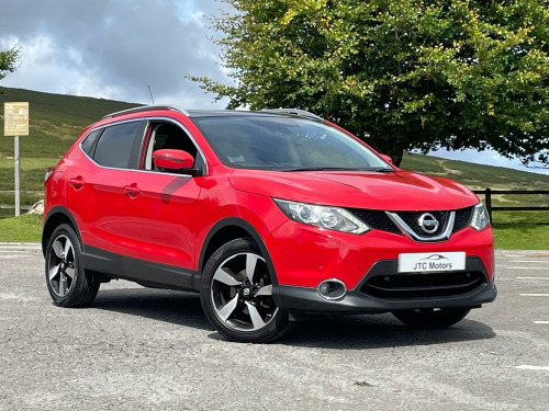 Nissan Qashqai  1.5 dCi N-Tec+ 5dr Man, red, diesel + Â£20 road tax