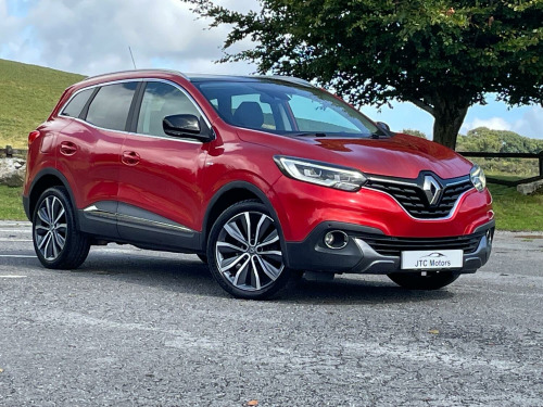 Renault Kadjar  1.6 dCi Signature Nav 5dr 4WD Man, diesel, red + excellent spec