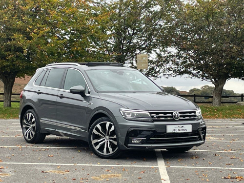 Volkswagen Tiguan  2.0 TDi 150 R-Line Tech 5dr Auto, diesel, grey + stunning spec