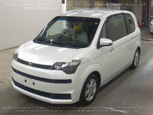 Toyota SPADE NCP141 MINI MPV