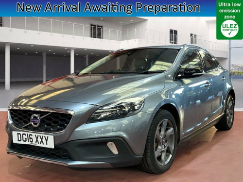 Volvo V40  2.0 D2 Lux Hatchback 5dr Diesel Auto Euro 6 (s/s) 