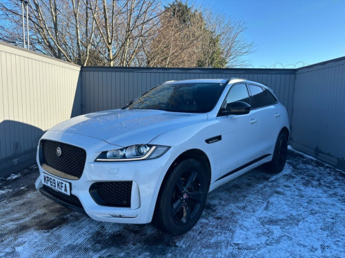 Jaguar F-PACE  2.0 D180 Chequered Flag SUV 5dr Diesel Auto AWD Eu