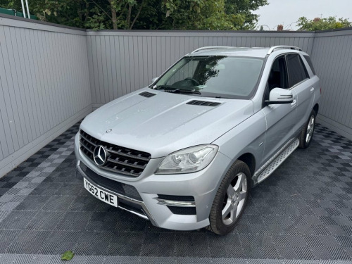 Mercedes-Benz M-Class ML350 3.0 ML350 V6 BlueTEC Sport SUV 5dr Diesel G-Tronic