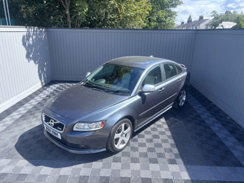 Volvo S40  2.0 D3 R-Design Saloon 4dr Diesel Manual Euro 5 (1