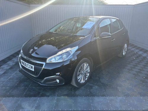 Peugeot 208  1.2 PureTech Signature Hatchback 5dr Petrol Manual