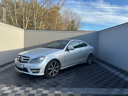 Mercedes-Benz C-Class C180 1.6 C180 AMG Sport Edition Coupe 2dr Petrol G-Tron 